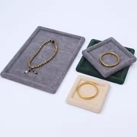 Plateau de présentation de bijoux rectangulaire en bois, recouvert de velours, avec logo personnalisé gravé au laser, sans quantité minimale de commande, gris, en stock