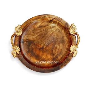 Bois de manguier artisanal en bois naturel fini avec poignée en métal doré - Product Image 1