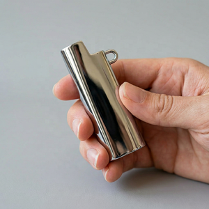 Estuche Metálico Moderno y Clásico en Color Plata y Oro para Encendedores Estándar, Muy Popular - Product Image 1