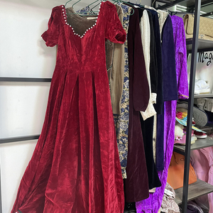 Wholesale High Quality <strong>Gold</strong> Velvet Cheap <strong>Clothes</strong> Slip Flocked <strong>Clothes</strong> Used Dress for Second Hand <strong>Clothes</strong> - Product Image 4
