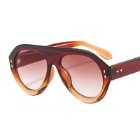 NWOGLSS 366 Lunettes de soleil tendance pour femmes, nouvelle arrivée 2022, dernières tendances, blanc rouge PC
