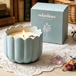 Bougie en pot en céramique personnalisée Relaxlines, bougies parfumées en cire de soja faites à la main, de différentes tailles et couleurs - Product Image 3