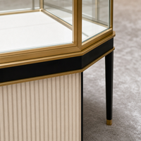 Vitrine de présentation de bijoux en verre hexagonal sur mesure pour les magasins de détail, les salles d'exposition et les projets d'exposition