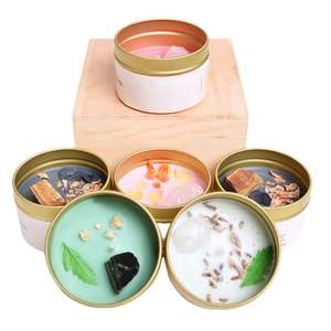 Bougie d'aromathérapie artisanale créative avec design floral de <span class=keywords><strong>fleurs</strong></span> <span class=keywords><strong>séchées</strong></span>, sans fumée, en cire de soja mélangée, dans un pot en métal, cadeau d'anniversaire ou de Diwali - Product Image 4