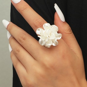 European American Fashion Gold Plated Camellia <b>Rings</b> <b>Adjustable</b> 3D White Flower <b>Ring</b> for Women Girls - Product Image 5