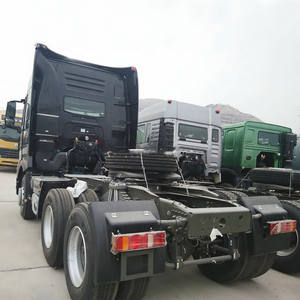 Popular Sinotruk HOWO <span class=keywords><strong>Segunda</strong></span> <span class=keywords><strong>mano</strong></span> 6*4 Transmisión manual Camión tractor de combustible diésel - Product Image 3