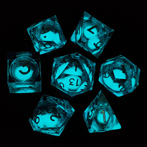 Jeu de dés RPG lumineux de nuit en résine de sables mouvants à paillettes naturelles Dés du MDN à bord tranchant phosphorescent pour donjons <span class=keywords><strong>et</strong></span> dragons - Product Image 2