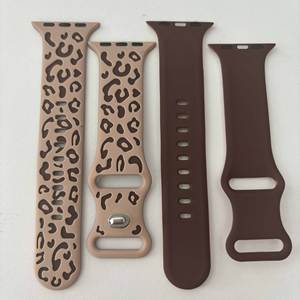Correa de Reloj Deportiva de Silicona con Grabado de Leopardo en Dos Tonos y Logotipo OEM <span class=keywords><strong>para</strong></span> <span class=keywords><strong>Apple</strong></span> <span class=keywords><strong>Watch</strong></span>, Resistente al Agua, 38/40/41/42/44/45/46/49mm - Product Image 4