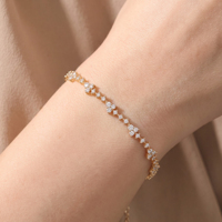 Feines Großhandels-Tennisarmband aus 925er Sterlingsilber mit Zirkonia-Blumen, rhodiniert, elegantes Gliederdesign für Damenpartys