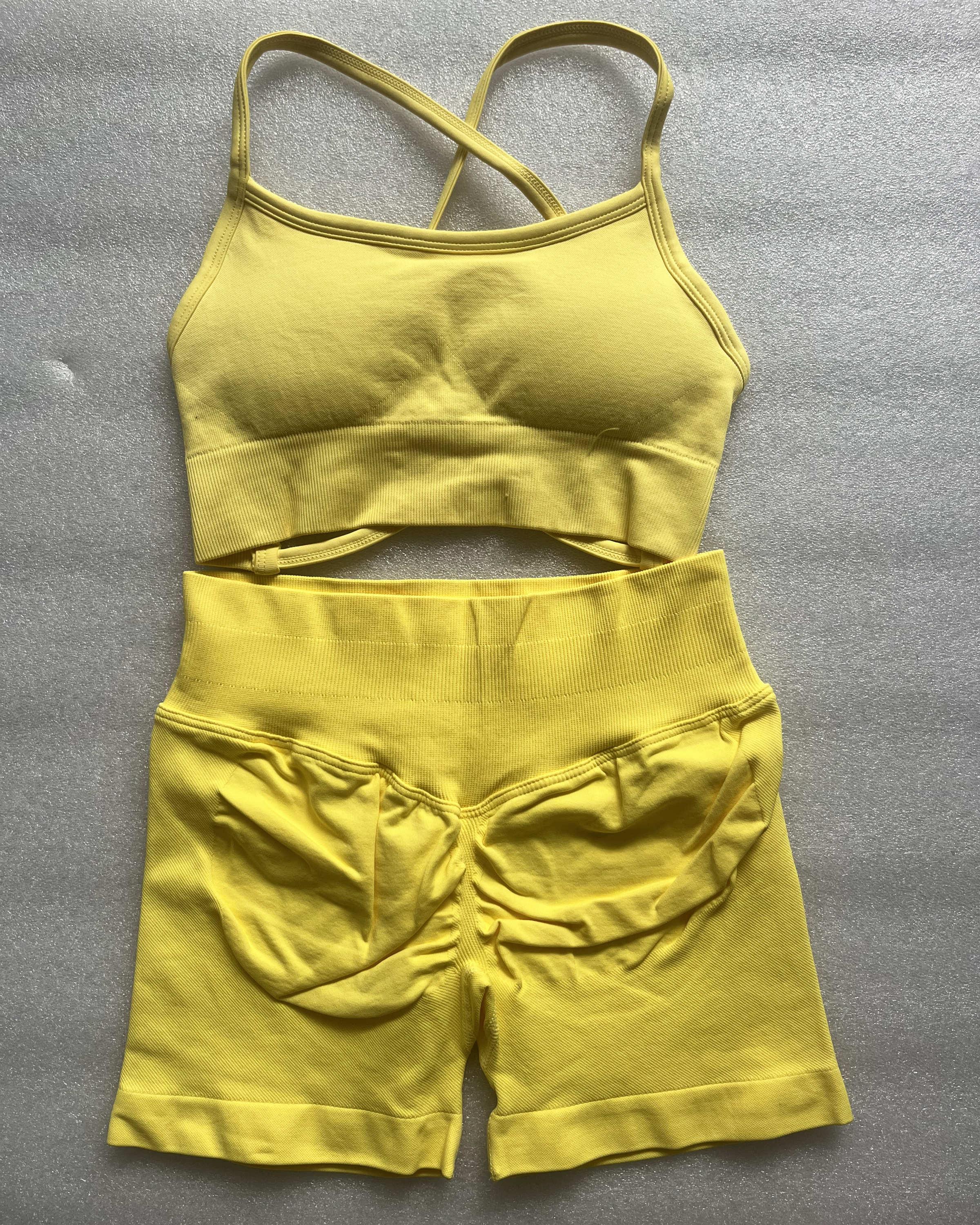 Amarillo limón