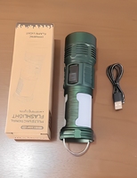 Lampe torche LED à zoom télescopique avec affichage numérique, source de lumière 3 couleurs, mise au point réglable, étanche IP44, portable et rechargeable pour