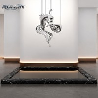 Sculpture Moderne Effet Métal Liquide Ondulé, Acier Inoxydable Poli Miroir, Forgée à la Main, Installation Artistique, Fabricant pour Hôtels