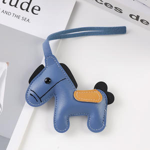 Niedliche neue stilvolle Karabiner Schlüssel bund PU Leder Esel Pferd Fransen Anhänger Schaukel pferd & hängende Dekoration Mode Auto Schlüssel - Product Image 2