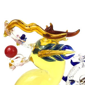 Botella de Licor de Vidrio Soplado a Mano Personalizada de 750 ml con Forma de Dragón - Product Image 4
