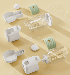 Köpekler ve kediler için otomatik evcil hayvan besleme kasesi sınır ötesi katı desen plastik su şişeleri asılı kedi kafesi seyahat için - Product Image 3