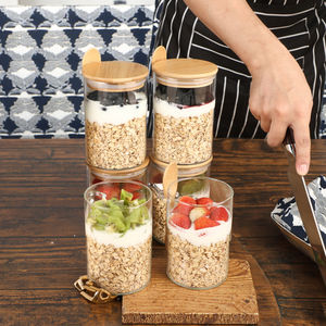 YOLOWE HOME Pots en verre <span class=keywords><strong>de</strong></span> 18 oz pour la préparation des repas, contenants pour les flocons d'avoine du jour au lendemain, couvercles en bambou, cuillères, collations pour le petit-déjeuner, pudding aux graines <span class=keywords><strong>de</strong></span> <span class=keywords><strong>chia</strong></span>, rangement - Product Image 1