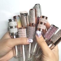 Tubes de gloss cosmétique vides en plastique de 4,5 ml avec applicateurs, personnalisables avec logo et marque privée