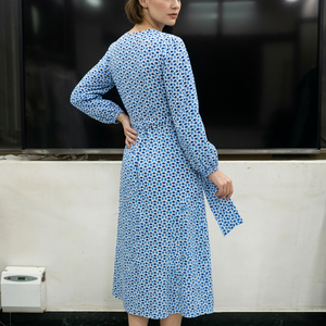 Vestido Maxi Cruzado de Lino 100% Estampado Azul para Mujer, Cuello en V, Manga Larga, Silueta en A, Ecológico, Lavable, Transpirable - Product Image 3