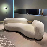 Canapé en laine d'agneau de style crème léger et luxueux, canapé en bois de style nordique, petit appartement, salon moderne, trois places, éponge