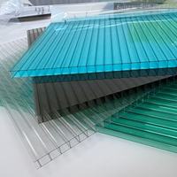 Fabrication de panneaux de serre creux en polycarbonate transparent, résistants aux chocs et aux UV