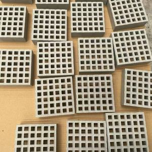 1.5인치 두께 4X8 피트 FRP 그레이팅 보행자 통로 플랫폼 19X19mm 메쉬 성형 유리섬유 강화 플라스틱 고강도 절단 - Product Image 1