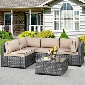 Classic 5 Pieces Mobiliário Pátio Define Wicker Rattan Exterior Sofá secional com mesa de vidro e almofadas