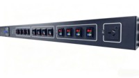 Unidad de Distribución de Energía (PDU) Trifásica con 12 Tomas P34 y Interruptor de Circuito Maestro Hidromagnético para Sala de Datos