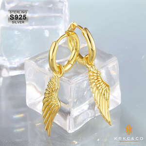 KRKC hip hop <span class=keywords><strong>orecchini</strong></span> del cerchio dei monili delle donne degli uomini di S925 in argento sterling <span class=keywords><strong>orecchini</strong></span> a cerchio con ala di angelo del pendente - Product Image 4