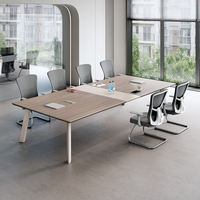 Mobilier de bureau moderne de haute qualité 4m 5m 10 personnes bureau de réunion en bois Table de conférence chaises assorties pour une utilisation en salle de conférence