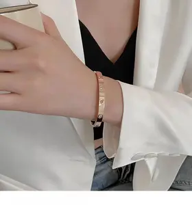 Que Ming Sieraden Artilady Love Bangle 18K Vergulde Roestvrij Staal Gouden Schroevendraaier Zircons Armbanden Armband Voor Mannen Vrouwen Je