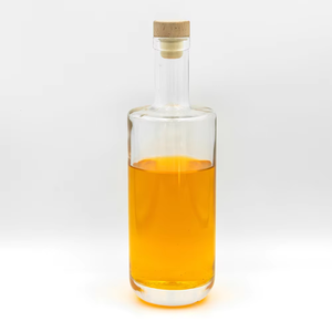 Venta al por mayor Oso <span class=keywords><strong>de</strong></span> agua <span class=keywords><strong>Whisky</strong></span> personalizado Alcohol 330ml 750ml <span class=keywords><strong>Compra</strong></span> <span class=keywords><strong>de</strong></span> botellas y tarros <span class=keywords><strong>de</strong></span> cristal con tapa - Product Image 2