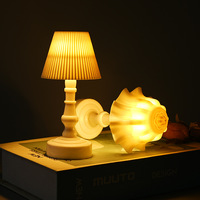 Lampe de table de nuit simple bricolage avec fleurs LAN mignon éclairage décoratif de chevet et de bureau Mini lampe d'ambiance en plastique