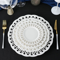 Assiettes de présentation en céramique blanches creuses, service de vaisselle décoratif pour mariage, restaurant, fête, assiettes de luxe personnalisées pour mariage