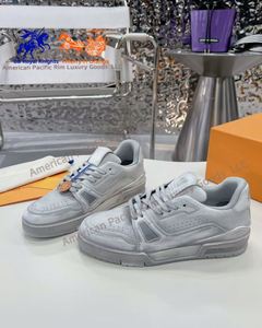 Chaussures de sport en cuir décontractées de haute qualité, baskets de marche respirantes et tendance pour hommes et femmes - Product Image 4
