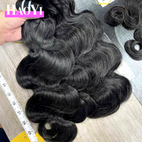 Échantillon gratuit brésilien brut non transformé vierge Remy cheveux faisceaux cuticule aligné cheveux armure vague de corps bouclés extension de cheveux humains