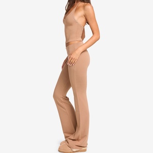 Ensemble de yoga tendance pour femme, style européen et américain, avec haut dos nu à bretelles et pantalon évasé taille haute, pour le <span class=keywords><strong>sport</strong></span> et le fitness, ensemble 2 pièces évasé - Product Image 3