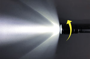 Lampe torche professionnelle 365 lumens Gen-2 à faisceau réglable, étanche IP65, en aluminium LED, résistante aux chutes de 2 m, pour le camping - Product Image 6