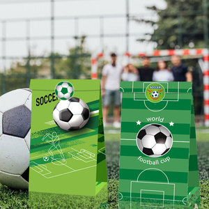 12 Bolsas <span class=keywords><strong>de</strong></span> Regalo <span class=keywords><strong>de</strong></span> Fútbol <span class=keywords><strong>de</strong></span> Papel Kraft con Pegatinas para Fiestas <span class=keywords><strong>de</strong></span> Cumpleaños, Envoltorios <span class=keywords><strong>de</strong></span> Dulces con Temática Deportiva - Product Image 1