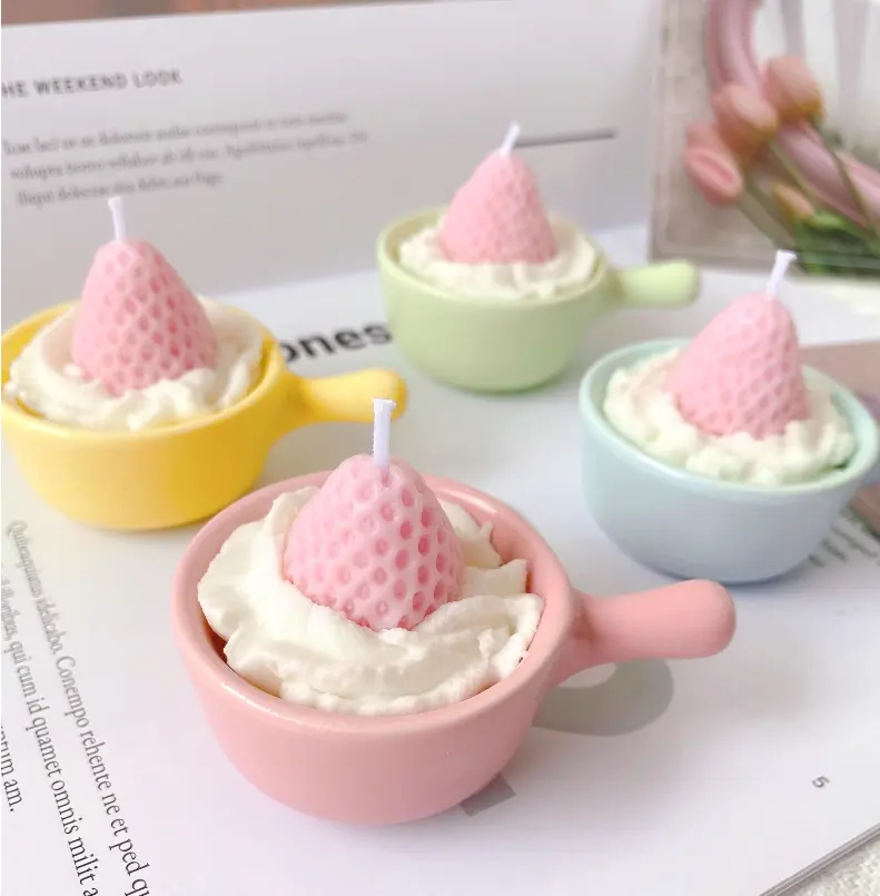 प्यारा स्ट्रॉबेरी केक एरोमाथेरेपी मोमबत्ती रचनात्मक कोरियन-शैली मूल्य धूम्रपान रहित कप मोम स्मारिका अवकाश उपहार
