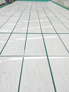 Dalles fines en marbre blanc de Carrare naturel d'Italie, surface polie, panneaux de pierre légers pour murs intérieurs, salles de bain, villas, hôtels C - Product Image 5
