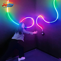 Équipement populaire pour salle de jeux : Bouton mural LED interactif tactile à pression, à fil coupé, avec éclairage fluide et jeu de flash lumineux