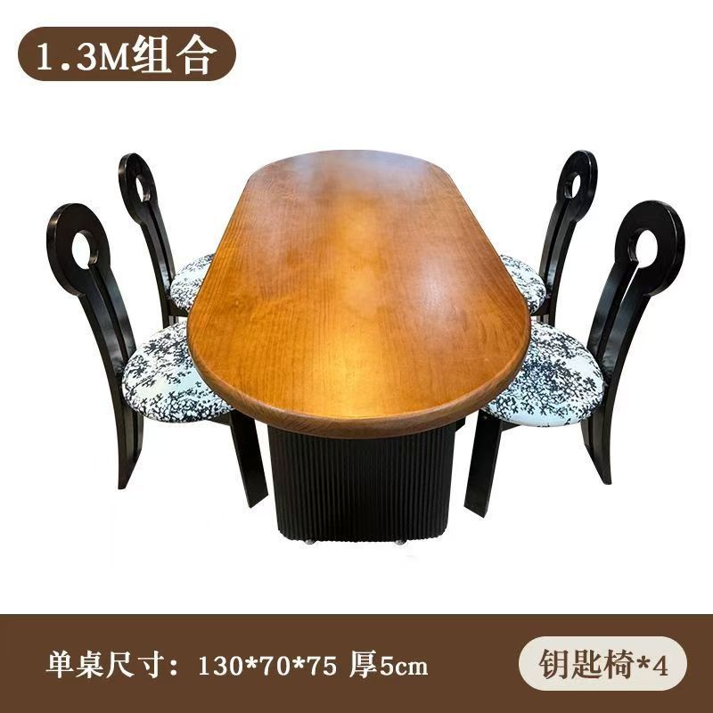 โต๊ะขนาด 1.3 เมตร, กุญแจ, และเก้าอี้ * 4