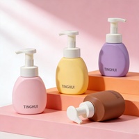 Bouteilles en plastique PET / PP mousse blanches personnalisées de 250 ml et 300 ml avec pompe, forme personnalisée, logo, options d'impression multiples, nettoyant visage, nettoyant mains
