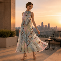 Robe de style vacances à col halter - Nouveauté été 2026 : longue robe en mousseline de soie à carreaux et volants
