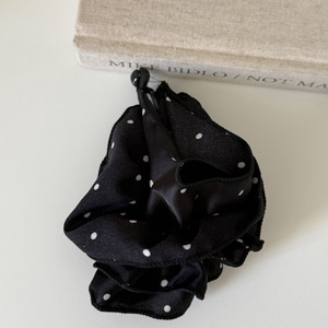 Pince à cheveux coréenne en satin à pois, simple, en tissu plissé, demi-attache, pince banane pour soirée - Product Image 5