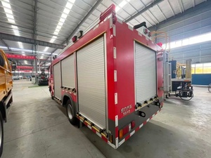 Camion de pompiers, véhicule de sauvetage pour pompiers, camion de pompiers à haute mobilité et réponse rapide, camion de pompiers équipé d'une grue. - Product Image 3
