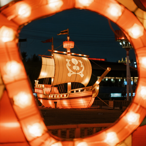 Lanterne en forme de bateau recouverte de soie durable et étanche pour les fêtes de <span class=keywords><strong>quai</strong></span> en plein air Backyard Summer Nights Festive Decor Thanksgiving - Product Image 3