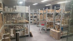 Plc FZAM18P1005近接スイッチ<span class=keywords><strong>3</strong></span>コアプログラミングコントローラ新しいオリジナル - Product Image 6