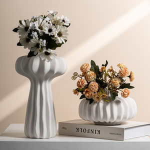 Vases en céramique floraux décoratifs pour décoration de maison vente en gros de céramique nordique <span class=keywords><strong>moderne</strong></span> <span class=keywords><strong>rustique</strong></span> <span class=keywords><strong>moderne</strong></span> écologique fait à la main Art déco - Product Image 1