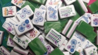 Lot de 160 tuiles de mahjong américaines en acrylique avec paillettes, gravées sur mesure, et coffret transparent en acrylique
